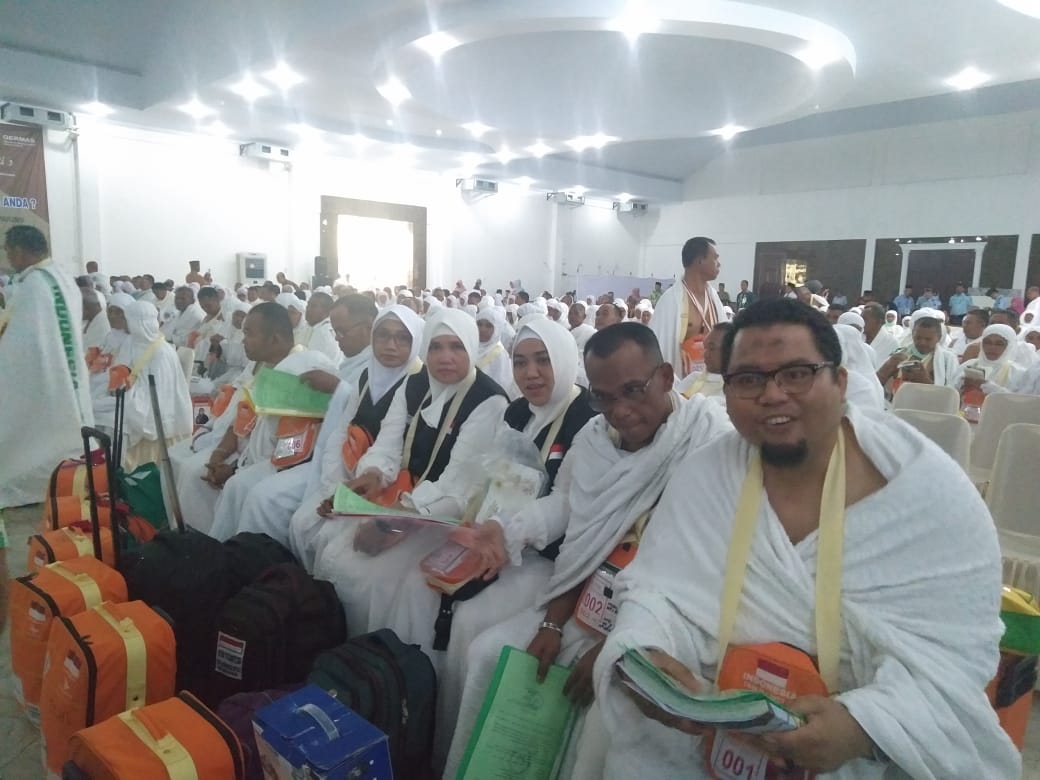 Jamaah Calon Haji Terakhir Embarkasi Medan Diberangkatkan