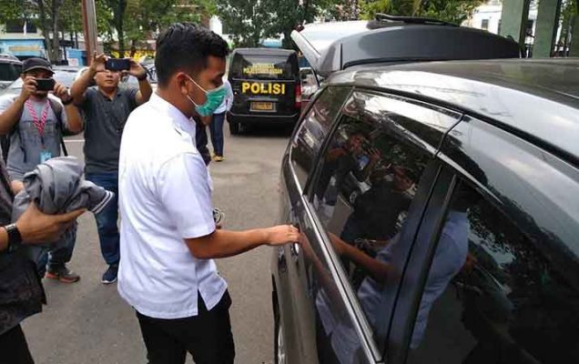 Usai Diperiksa, Ajudan Walikota Medan Langsung Dibawa KPK