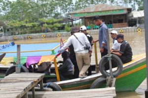 Seafoodnya Warung Mamak Membuat Orang Orang Rela Nyeberang Sungai, Hanya untuk Bisa ini…