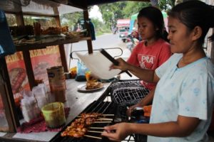 Bakso Bakar Mas Put Beromset 1 Juta Rupiah Perhari, Limbah Ayam Jadi Uang