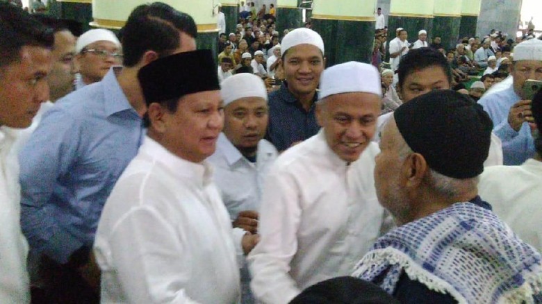 Usai Salat Jumat Diteriaki Presiden, Begini Reaksi Prabowo