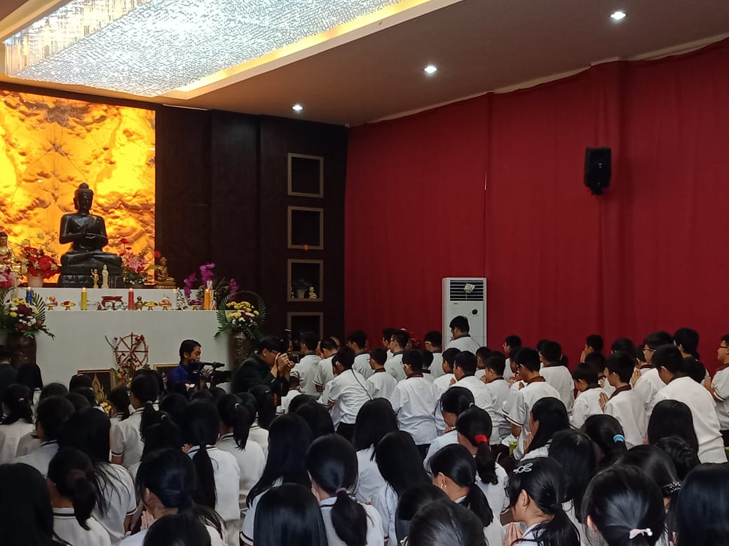 Ratusan siswa-siswi PrimeOne School Medan Rayakan Kathina