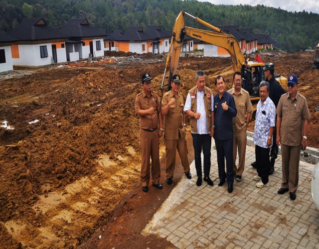 Direktur RR BNPB Didampingi Bupati Karo Sisir 170 Unit Rumah  Siap Huni di Siosar 