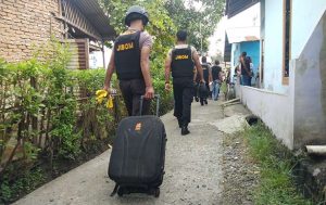 Polisi Sita Anak Panah di Rumah Sewa Pelaku Bom Bunuh Diri
