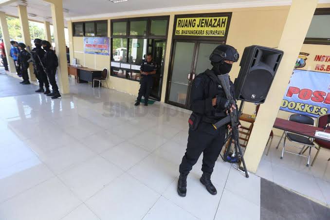 Kedatangan Dua Jenazah Terduga Teroris, Penjagaan RS Bhayangkara Diperketat