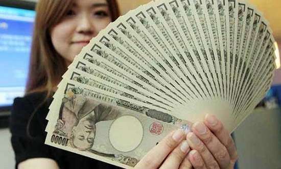 Dolar AS Terjatuh, Yen Berjaya di Pasar Spot