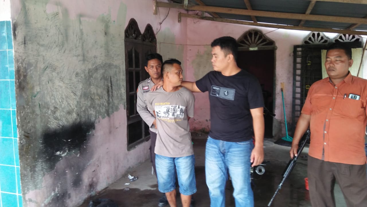 Laporan Warga, Rumah Terduga Pengedar Sabu Digerebek Reskrim Teluk Mengkudu