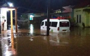 Diterjang Banjir dan Longsor, 8 Kecamatan di Sumbar Lumpuh