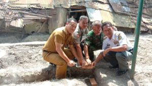 Tinggal Digubuk Reot, Pemdes Seibuluh Renovasi Rumah Sabrik