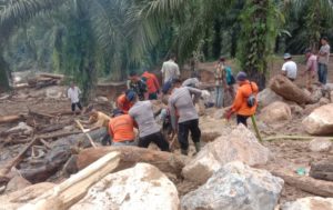 Pencarian Korban Banjir Bandang Labura Dihentikan Sementara