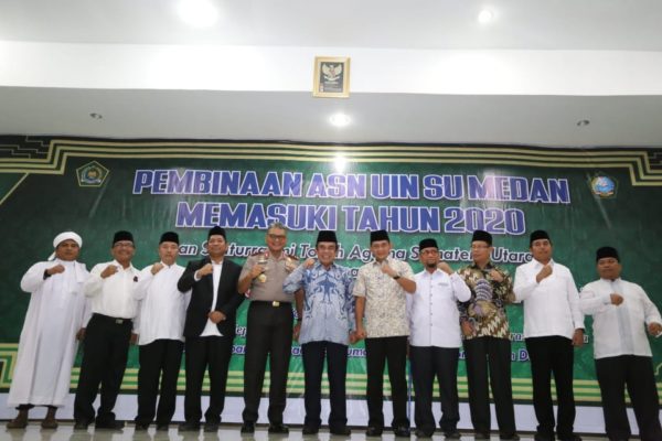 Kapoldasu Dampingi Menteri Agama RI Hadiri Pembinaan ASN UlN SU Medan