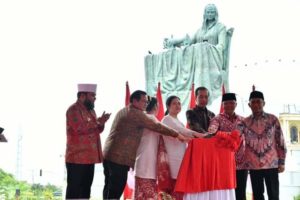 Presiden Resmikan monumen Hj.Fatmawati Simpang Lima Ratu Samban, Kota Bengkulu