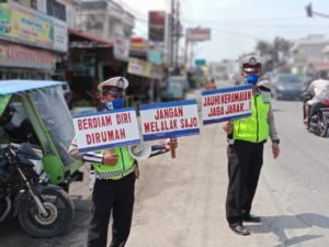 Satlantas Polres Sergai laksanakan Public Addres Gunakan Papan Himbauan Banner