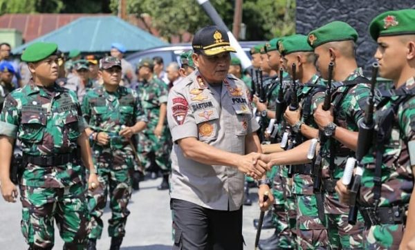 Pangdam I & Kapoldasu Jenguk Korban Personel Polri dan Masyarakat di Taput