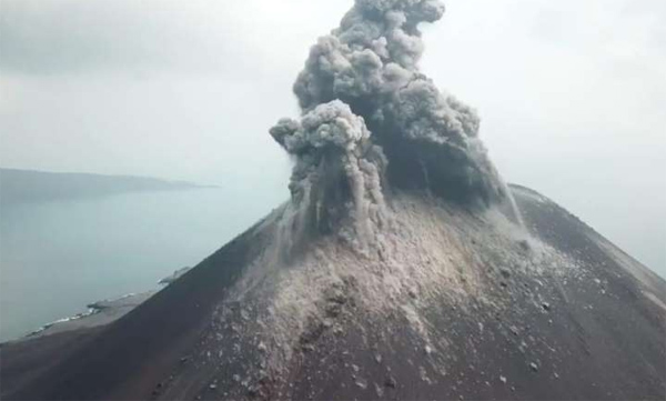 Kata Mbah Rono, Dentuman Jabodetabek Itu Berasal dari Erupsi Anak Krakatau