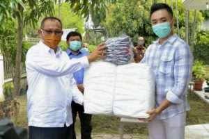 Pemko Medan Terima Bantuan 300 Paket Sembako, 30 APD dan 1000 Masker Kain Dari Nanyang Zhi Hui