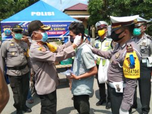 Polres Sergai Giat Bhakti Sosial Dan Kesehatan Kepada Pengguna Jalan