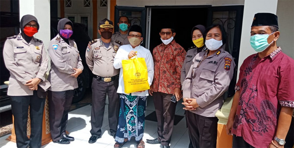 GMSN Terima Bantuan Sembako Untuk Marbot Masjid dan Guru Ngaji Dari Polda Sumut