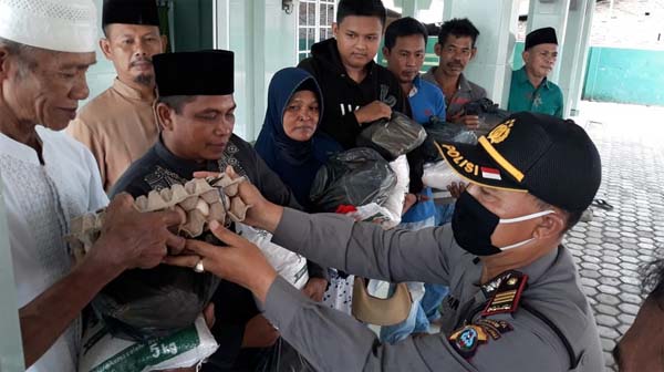 Gema Santri Nusa Salurkan Sembako Di Wilkum Polrestabes Deli Serdang