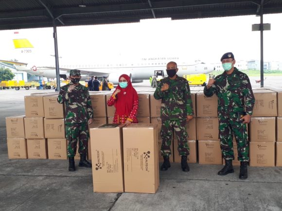 Pemerintah Pusat Salurkan Bantuan Ribuan Alkes, Tiba Di Lanud Soewondo Medan