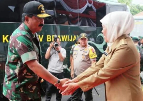 Jokowi Minta Panglima TNI Dan Kapolri Tambah Personil Bantu Pemda