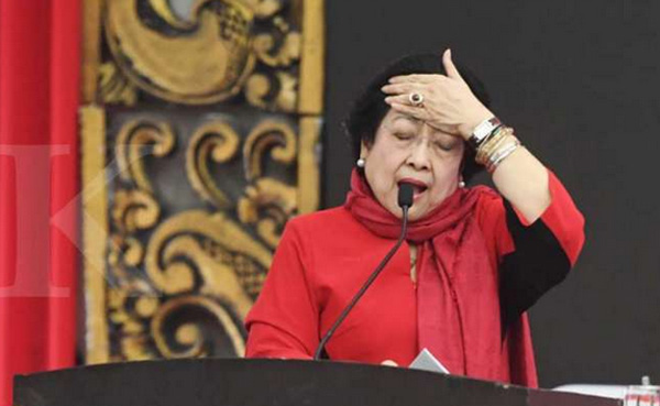 Ini Titah Megawati Terkait Bendera PDI-P Yang Dibakar