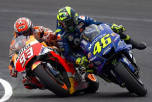 Menurut Rossi, Suka Berselisih dengan Pembalap Lain Itu Adalah DNA Pemenang