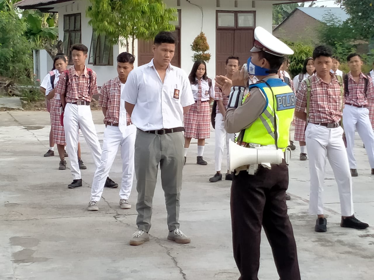 Cegah Covid-19, Sat Lantas Polres Sergai Himbau Murid Dan Guru SMK