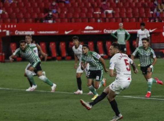 Sevilla Taklukan Real Betis dengan Skor 2-0