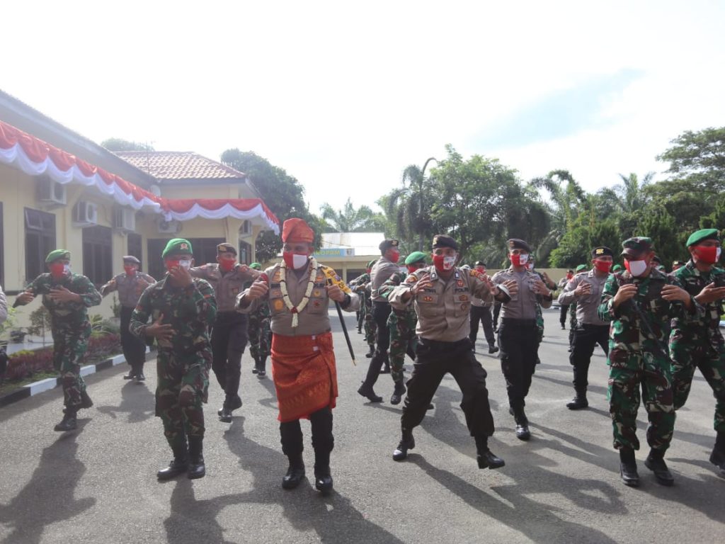 Kapoldasu Berikan Apresiasi Paskibraka Cilik dan Yel-Yel TNI/Polri