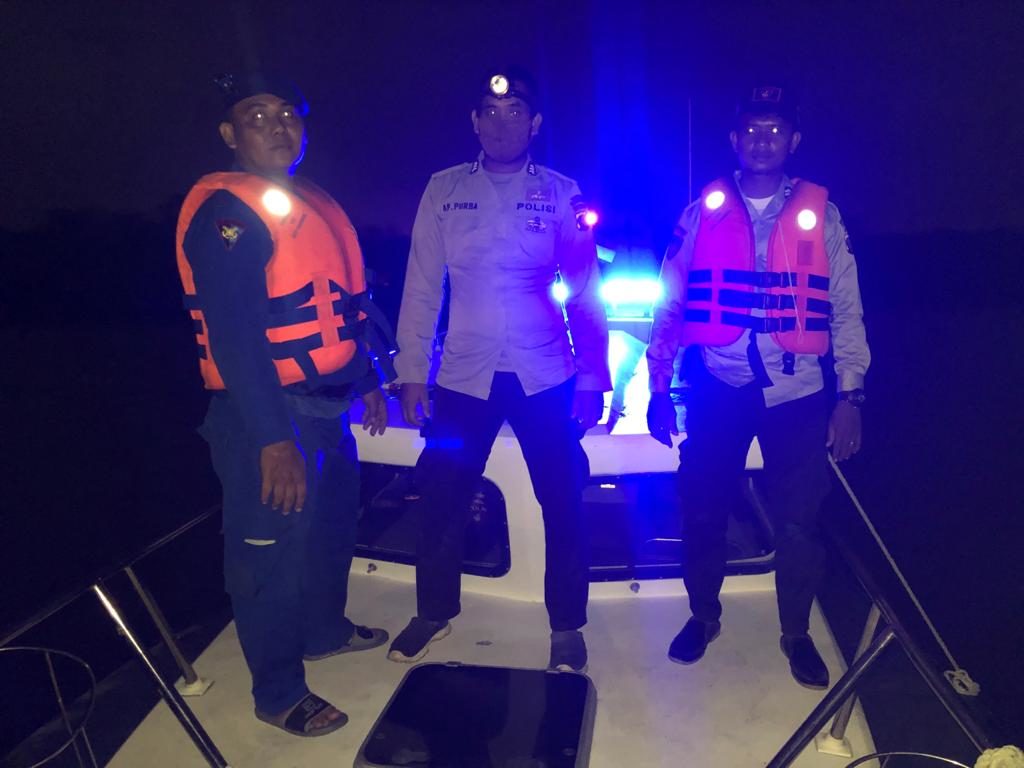 Cegah Konflik Nelayan, Pol Airud Polres Sergai Patroli Di Wilayah Perbatasan