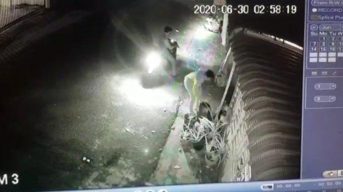 Pencuri Pot Bunga di Kisaran Terekam CCTV