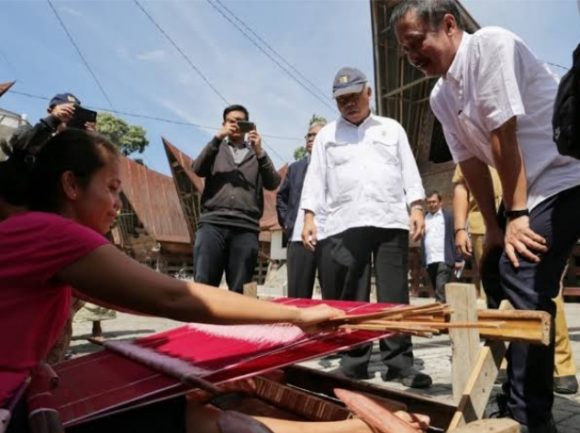 PUPR : Benahi Dua Kampung Lestarikan Seni Budaya Ulos dan Rumah Gorga