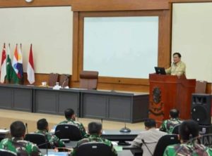 Prabowo Minta Perwira Siswa TNI Tidak Berhenti Bela Negara