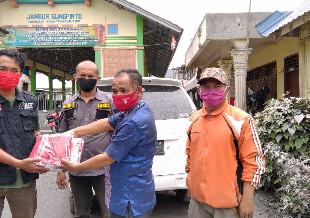Gunung Sinabung Erupsi, Warga Butuh Bantuan Masker