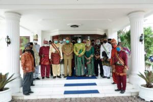 Kerajaan Maros Sulsel Bagikan Buku “Pelaku Terorisme di Indonesia” Untuk Tebingtinggi