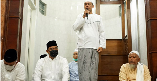 Bobby Nasution Tawajuh Mendengarkan Tausiah Ustaz Azhar Sitompul