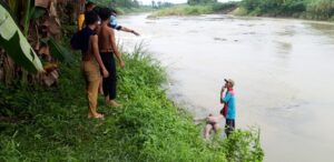 Mayat Tanpa Identitas Ditemukan Di Bantaran Sungai Ular