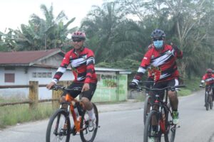 Pantau Situasi Kamtibmas, Kapolres dan PJU Keliling Kampung Naik Sepeda
