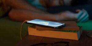 Oppo Berbagi Kiat Antisipasi Pengisian Daya Baterai Smartphone Secara Berlebihan