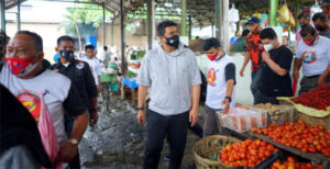 Blusukan ke Pasar Simalingkar, Pedagang Bilang Bobby Nasution Mirip Pak Jokowi