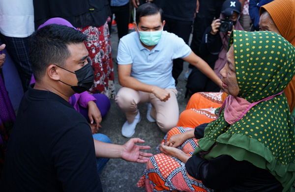 Lansia Hidup Sendiri, Bobby Nasution Datang Mengunjungi