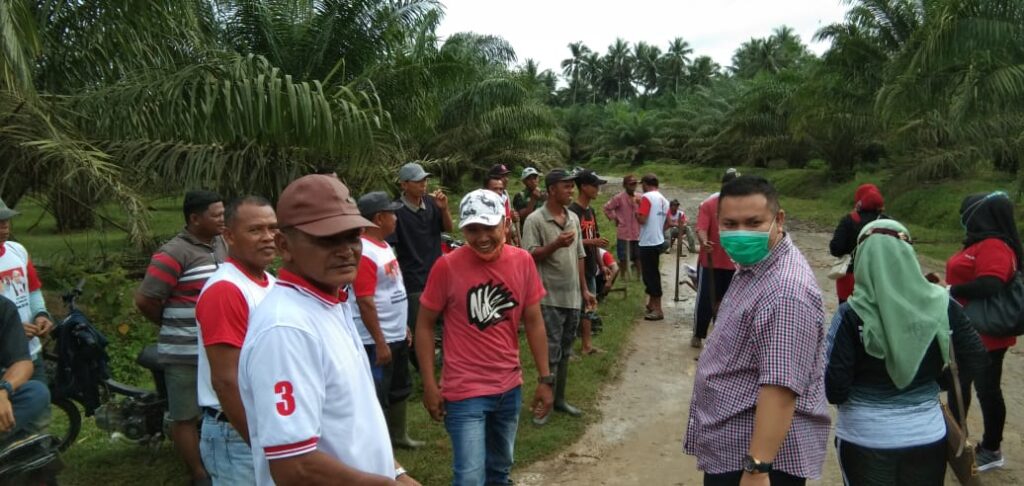 Antisipasi Banjir, Relawan Roswin Gotong Royong di Desa Punggulan