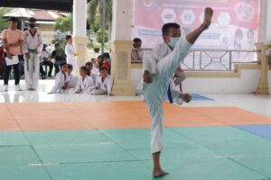105 Atlit Berlaga di Kejurkab Taekwondo Asahan