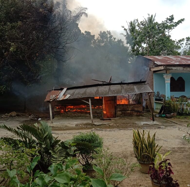 Diduga Arus Pendek, Rumah Warga Tuaran Hilir Dilalap Sijago Merah
