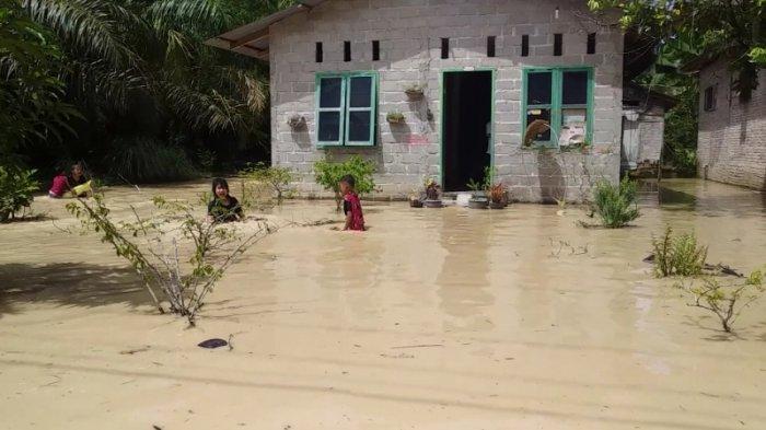 Sungai Silau Meluap, Ratusan Rumah Warga di Asahan Terendam Banjir
