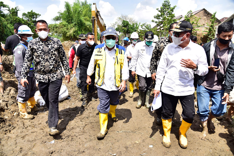 Menteri PUPR Bersama Gubernur Sumut Tinjau Lokasi Banjir di Medan dan Deli Serdang
