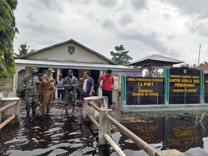 Ribuan Warga Desa Perbangunan Sudah Dua Pekan Dikepung Banjir