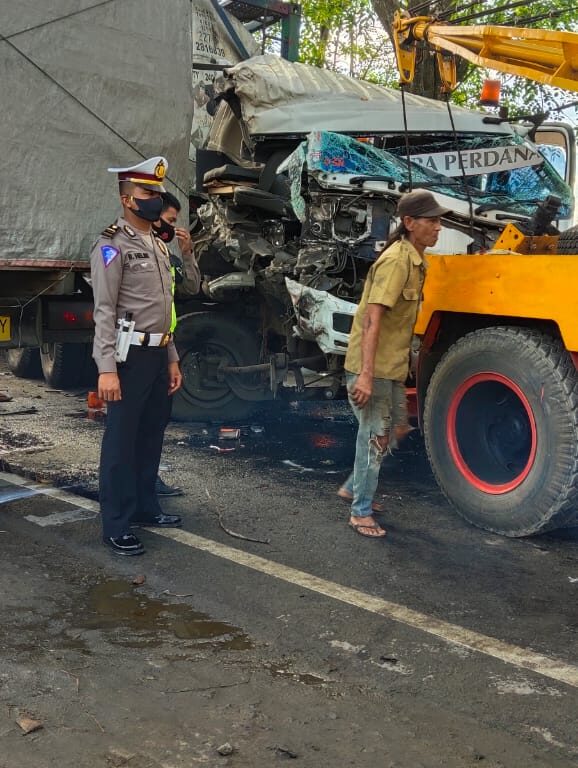 Tiga Truk Kecelakaan Beruntun di Jalinsum Sergai, 1 Orang Luka-luka