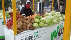 Gerobak Wakaf Dukung Pelaku Usaha Mikro di Masa Pandemi